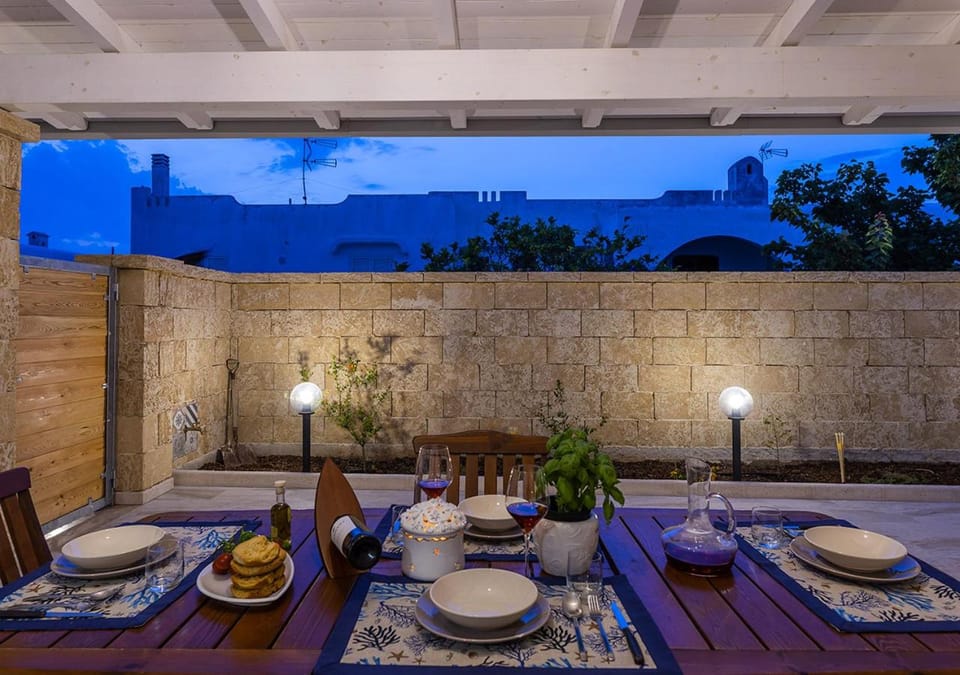 Patio, Garden, Dining area