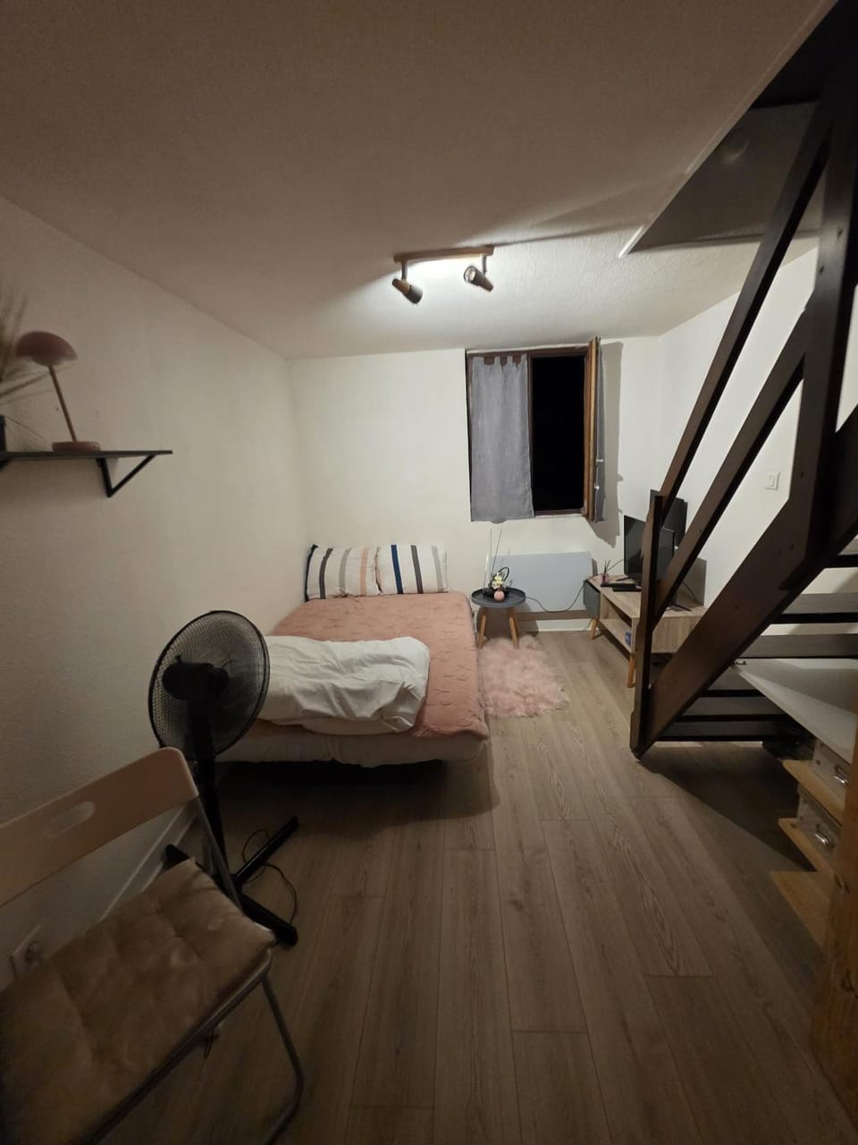 Appartement quatorze 14 en face de la mairie, wifi gratuit Apartment in Limoges