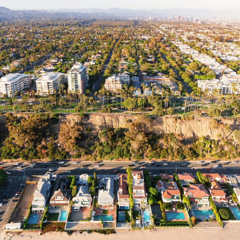 Huge Santa Monica Penthouse 4 blocks fr Ocean Apartment in Santa Monica