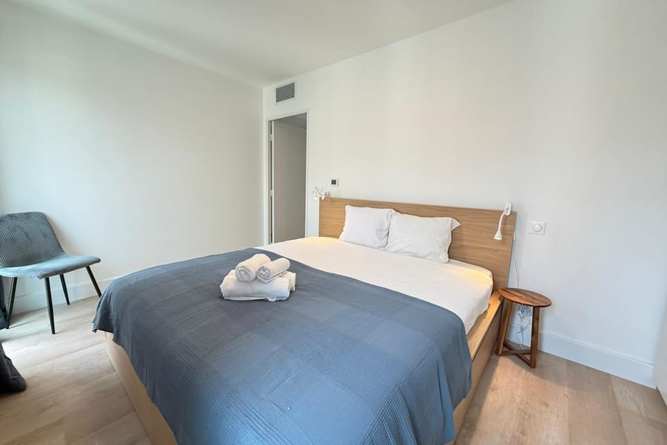 Appartement neuf - terrasse & parking 2 chambres Apartment in Antibes