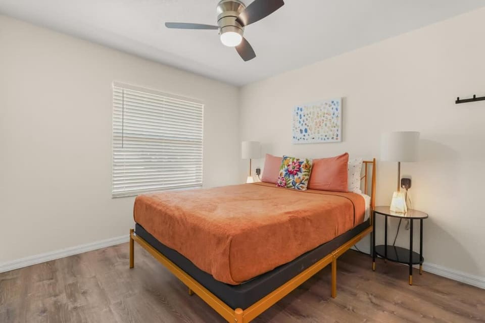 Modern 4BR Disney ESPN Getaway Cheer Soccer Ready House in Four Corners