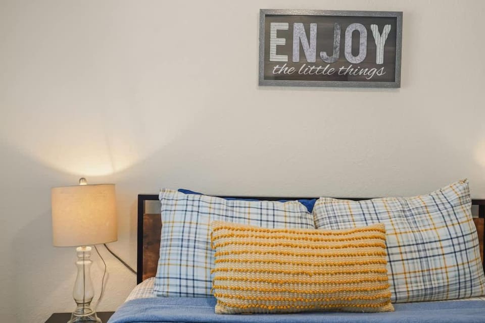 Modern 4BR Disney ESPN Getaway Cheer Soccer Ready House in Four Corners
