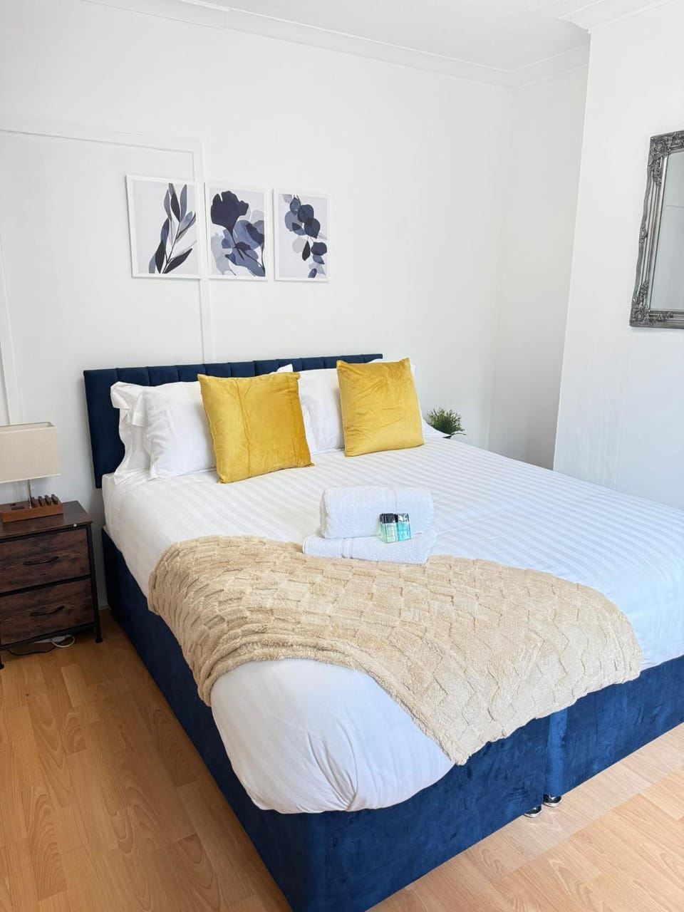 4BR Pridmore Residence, Garden & Free Parking Apartment in Coventry