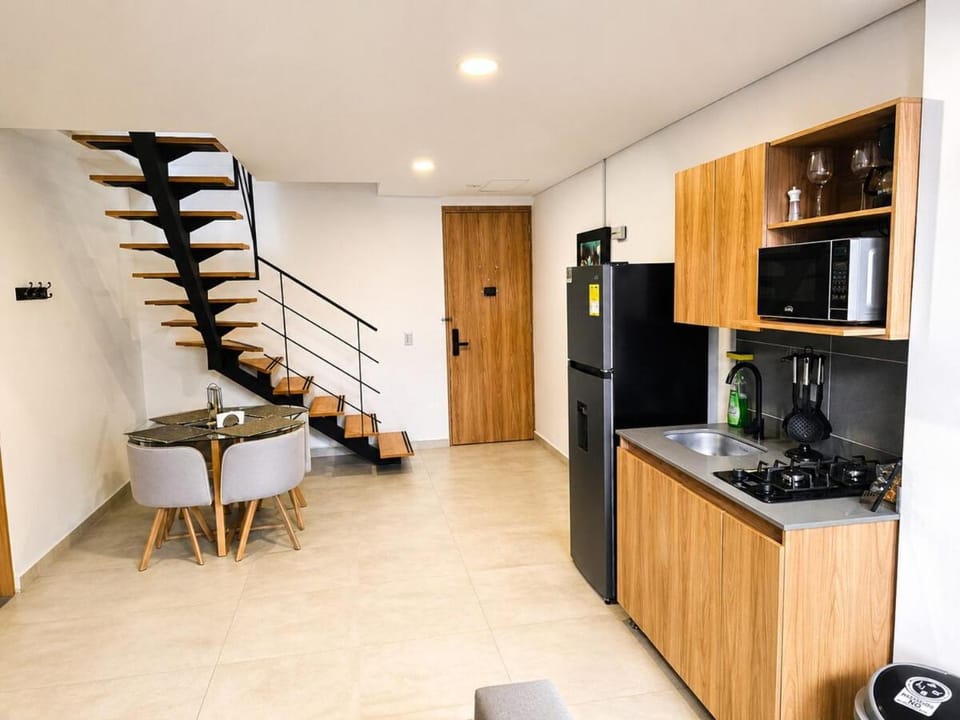 Coffee/tea facilities, Kitchen or kitchenette, microwave, minibar, oven, kitchen
