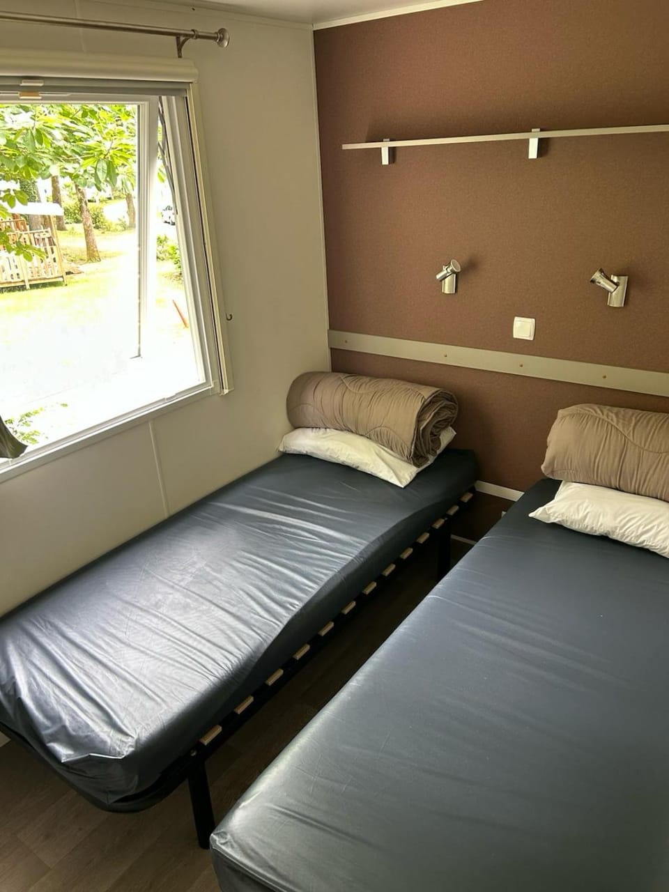 Mobil-home Parc de Roches Campground/ 
RV Resort in Île-de-France