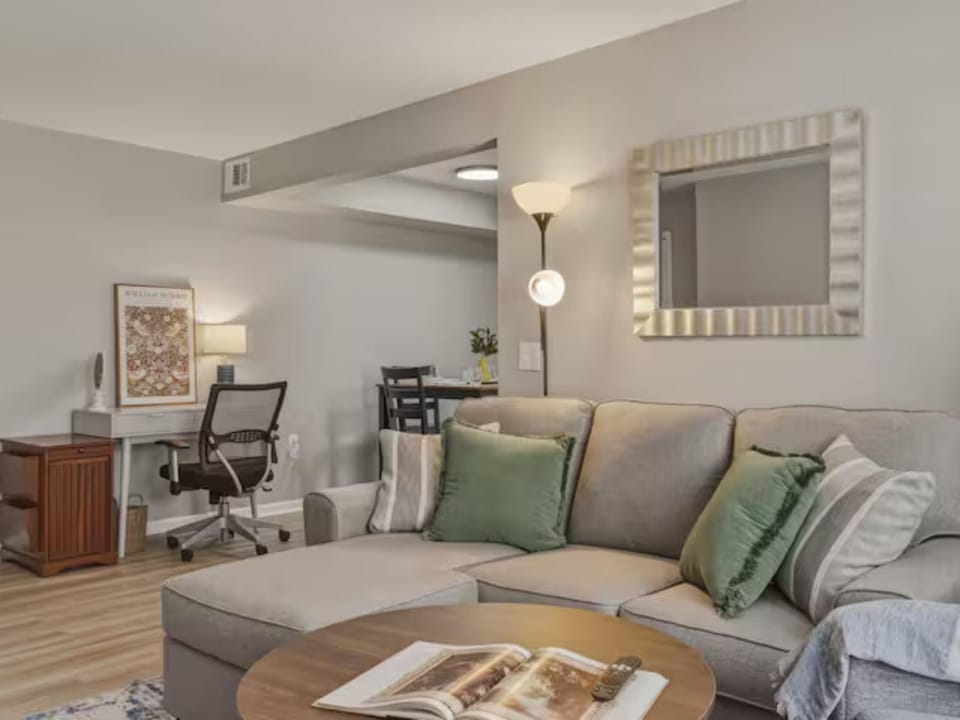 Living room, Seating area