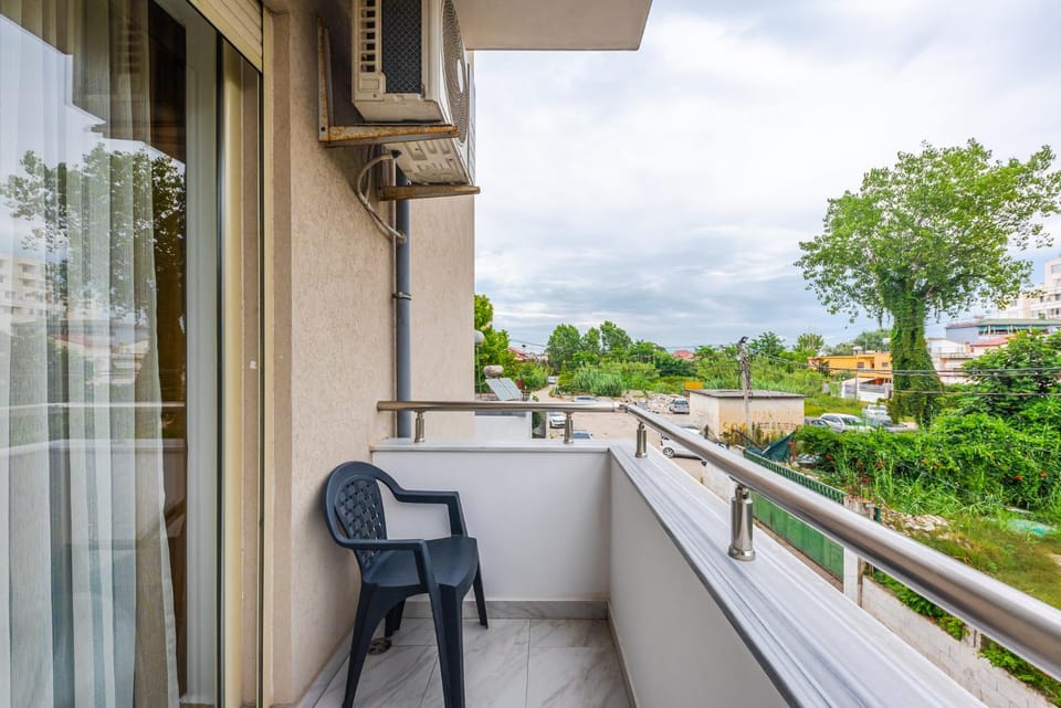 Property building, View (from property/room), Balcony/Terrace
