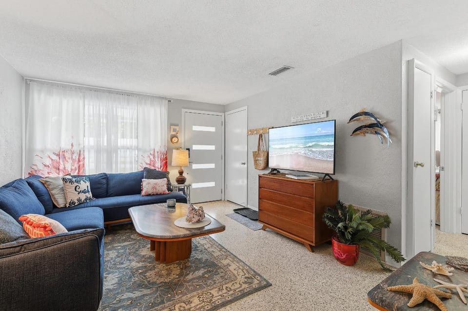 Mid-Century Beach House House in New Smyrna Beach