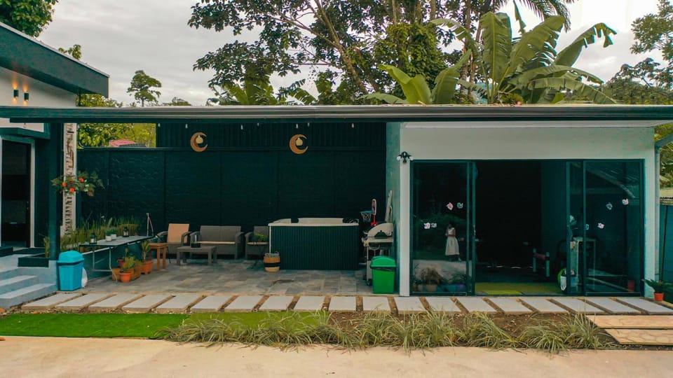 River Suite at Luna Negra Suites & Spa Apartment in Alajuela Province