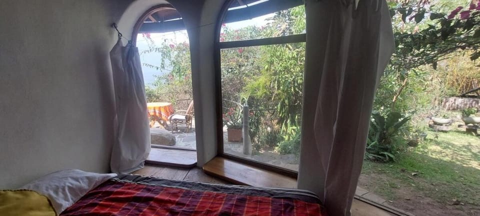 Bed, Bedroom, Garden view