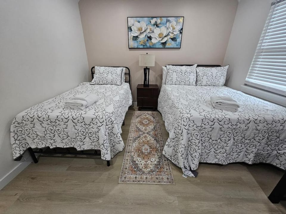 Stylish Relaxation pet friendly villa with parking Villa in Hilton Head Island