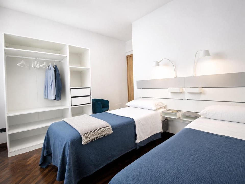 Bed, Photo of the whole room, Bedroom, furniture