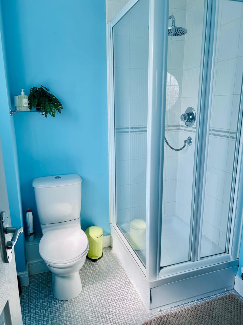 En-suite Room in Family Home Vacation rental in Sittingbourne