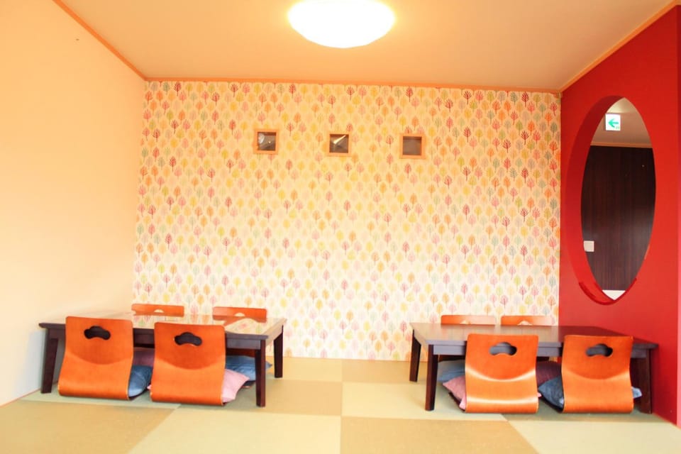 Communal lounge/ TV room, Living room, Seating area, Dining area, On site