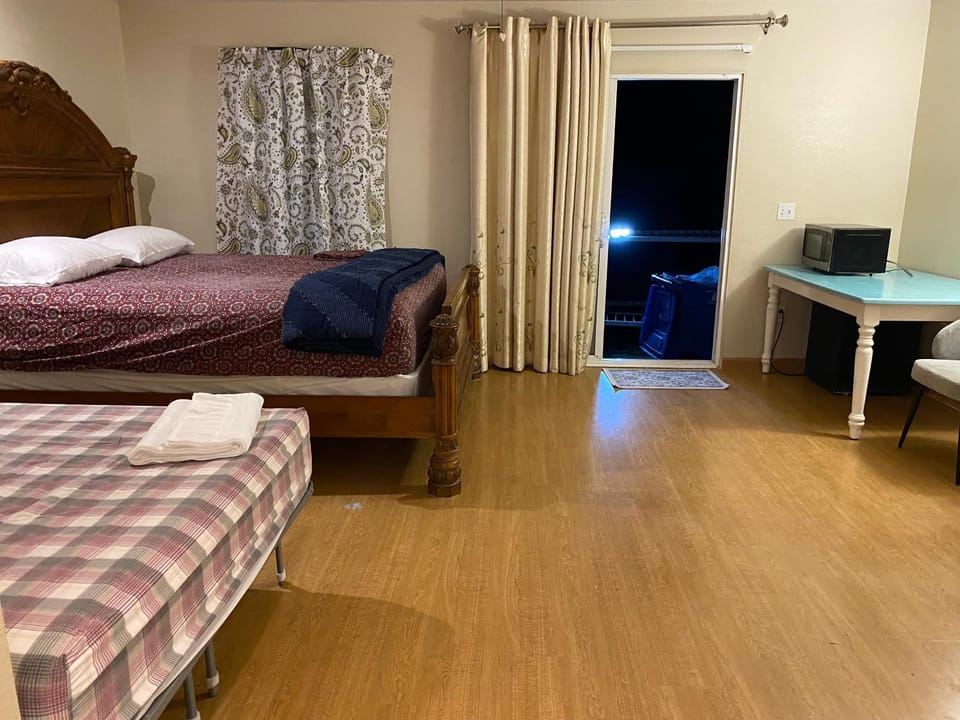 WM Private master suite with separate entry Bed and Breakfast in Willow Glen