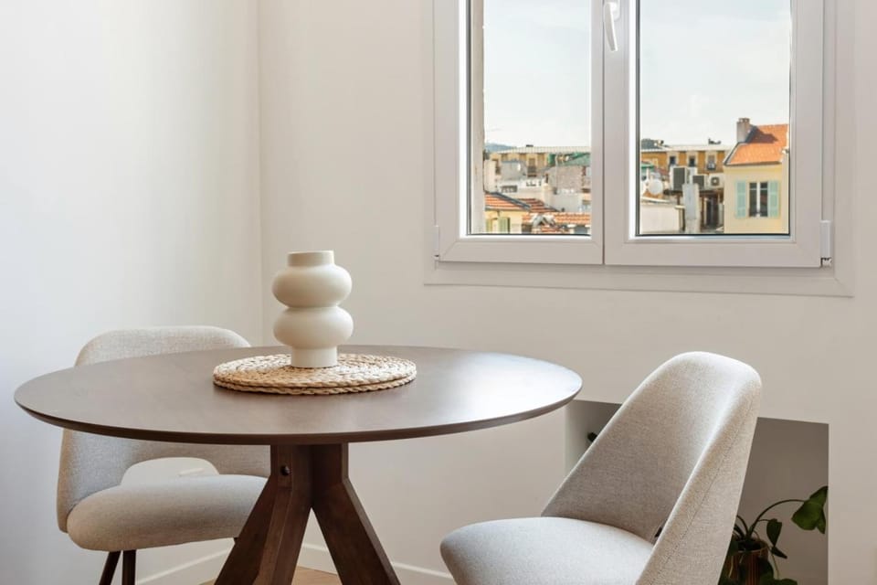 Hyper centre de Nice 2p rénové emplacement idéal Apartment in Nice