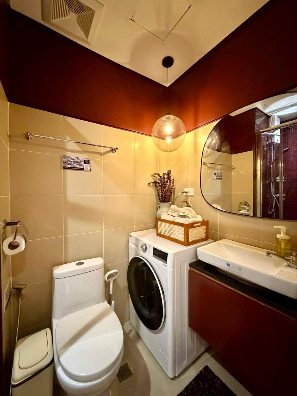 Modern End Unit in Edsa Mandaluyong Apartment hotel in Mandaluyong