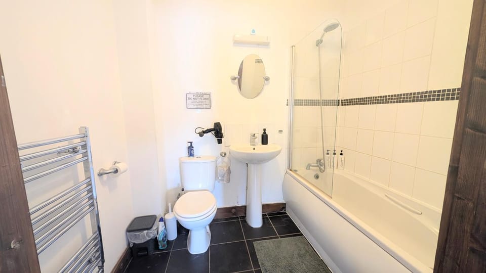 CJ Maison - "Spacious Family Friendly 2-Bedroom Apartment in the City Centre with free on-site parking, free Wi-Fi" Apartment in Southampton