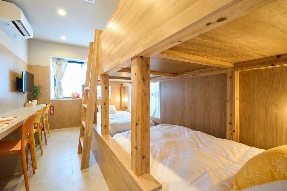 Bed, TV and multimedia, Photo of the whole room, Bedroom, bunk bed, air conditioner