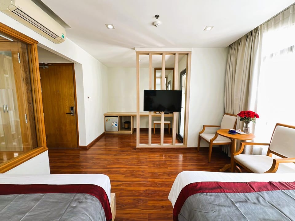 Communal lounge/ TV room, Bed, TV and multimedia, Photo of the whole room, Seating area, Evening entertainment, Bedroom, internet, wardrobe, air conditioner