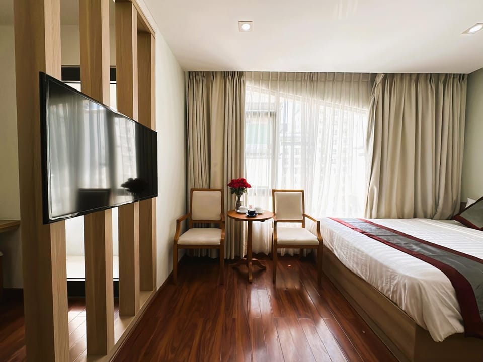 Bed, TV and multimedia, Photo of the whole room, Evening entertainment, Bedroom