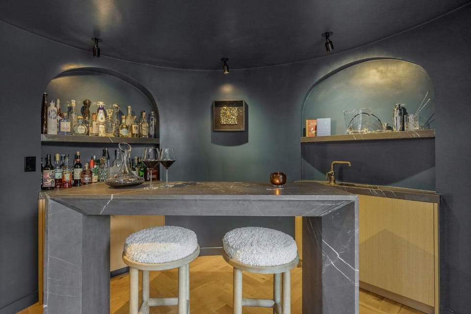 Knights Bridge Manor by Stay Awhile Villas House in West Hollywood