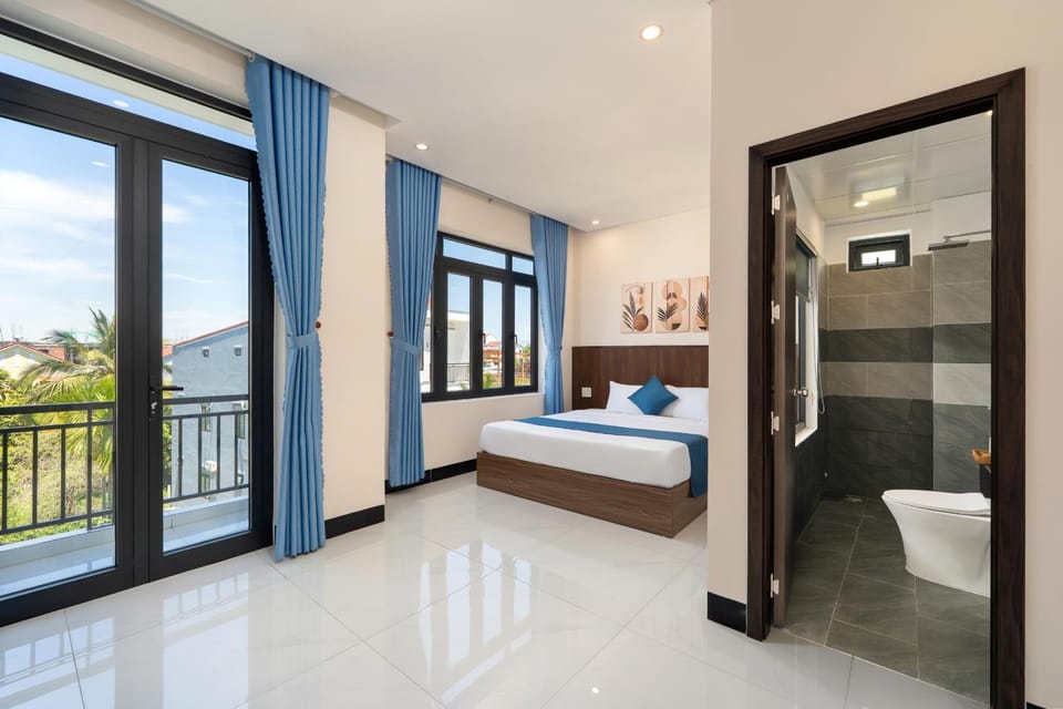 Bed, Bathroom, Photo of the whole room, Bedroom