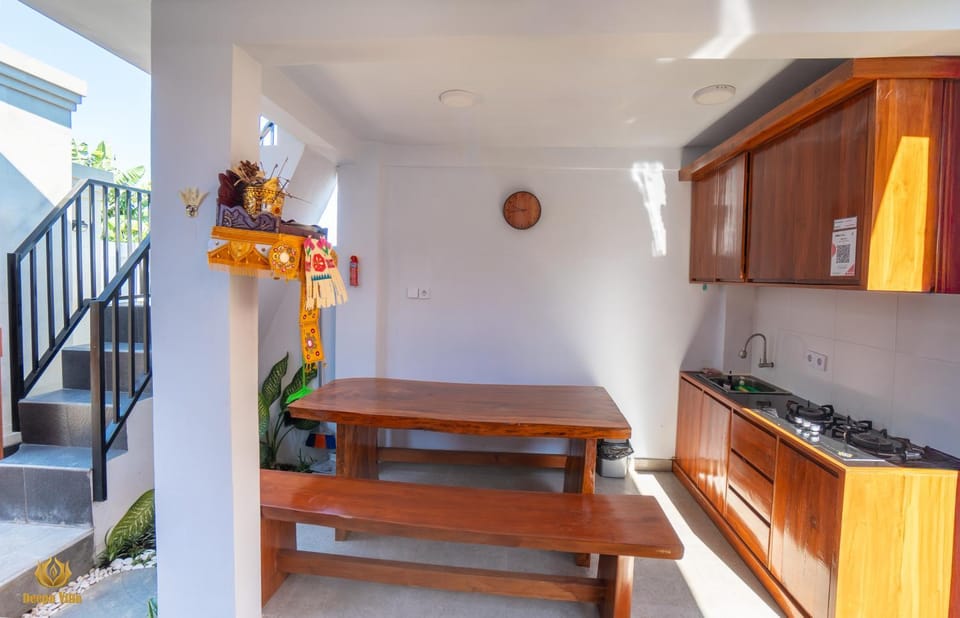 View (from property/room), Balcony/Terrace, Kitchen or kitchenette, Dining area, pet friendly, stove