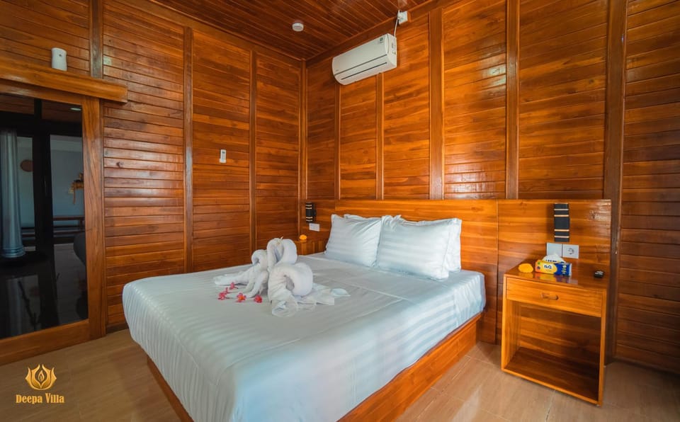 Bed, Photo of the whole room, Bedroom, towels, wardrobe, air conditioner