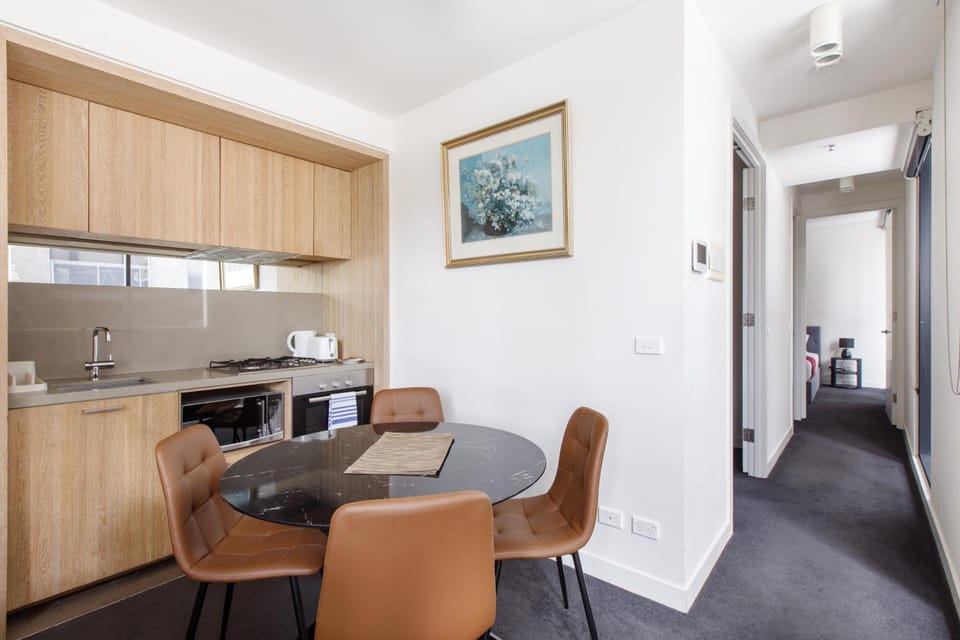 Seating area, Dining area, kitchen