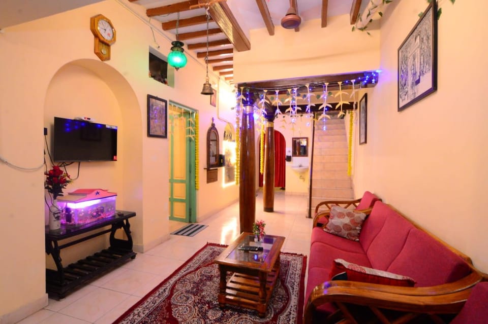 Communal lounge/ TV room, TV and multimedia, Living room, Photo of the whole room, Seating area, Evening entertainment