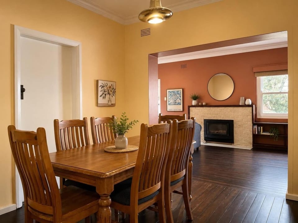 Nandi - Vintage Character House in Orange