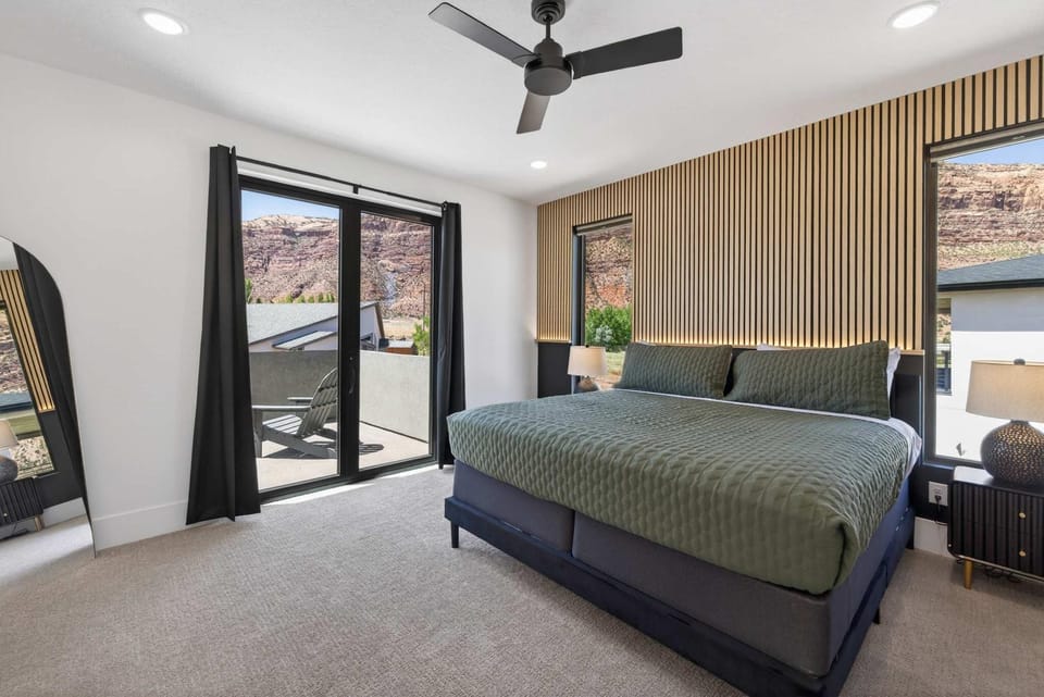 Brand New Moab Luxury at Copper View House in Spanish Valley