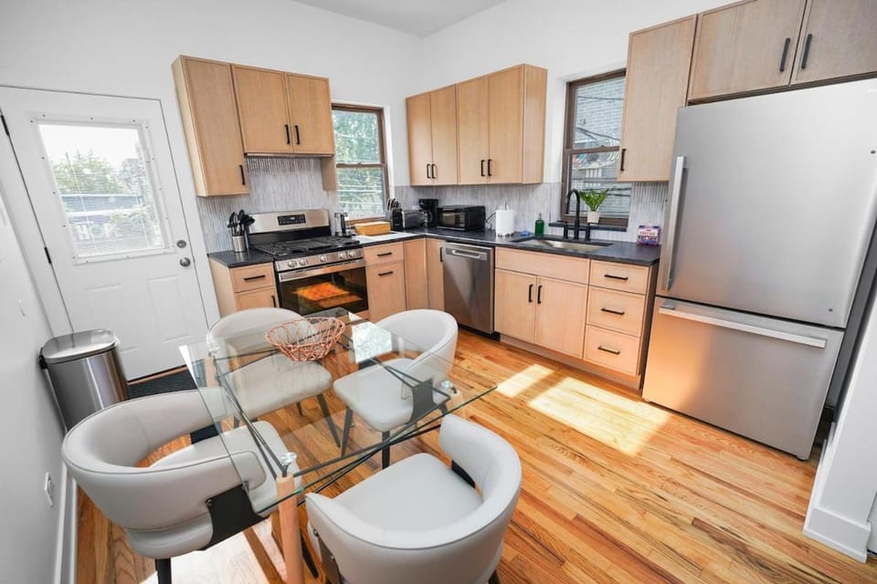 Stylish brand new 3BR Near West Loop and Fulton Market Apartment in Chicago