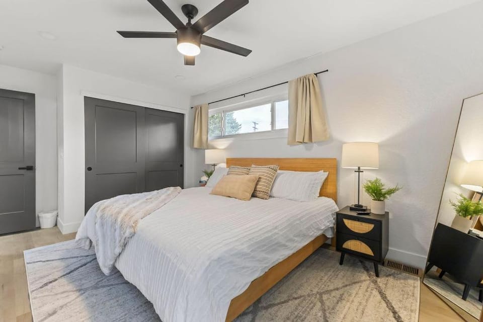 Sauna Hot Tub Family Friendly & Game Room House in Wheat Ridge