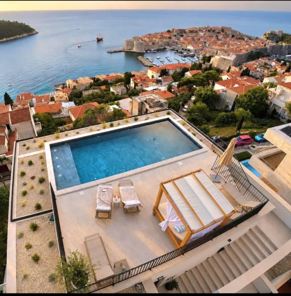 La Dolce Villa Luxury Penthouse with Rooftop Pool & Sea View Apartment in Dubrovnik