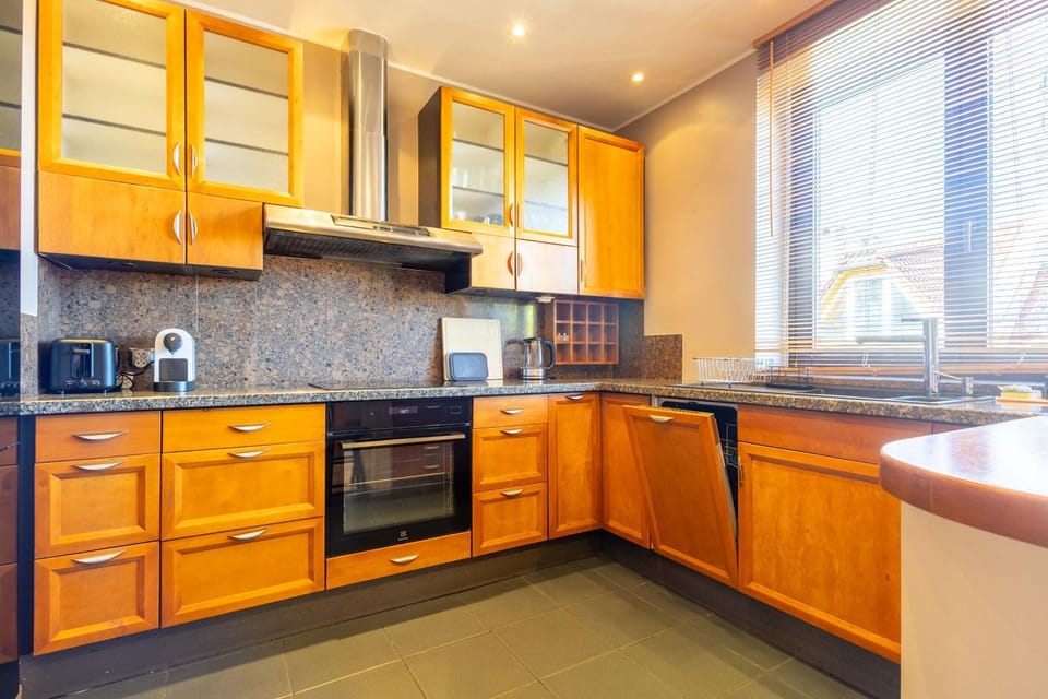 Coffee/tea facilities, Kitchen or kitchenette