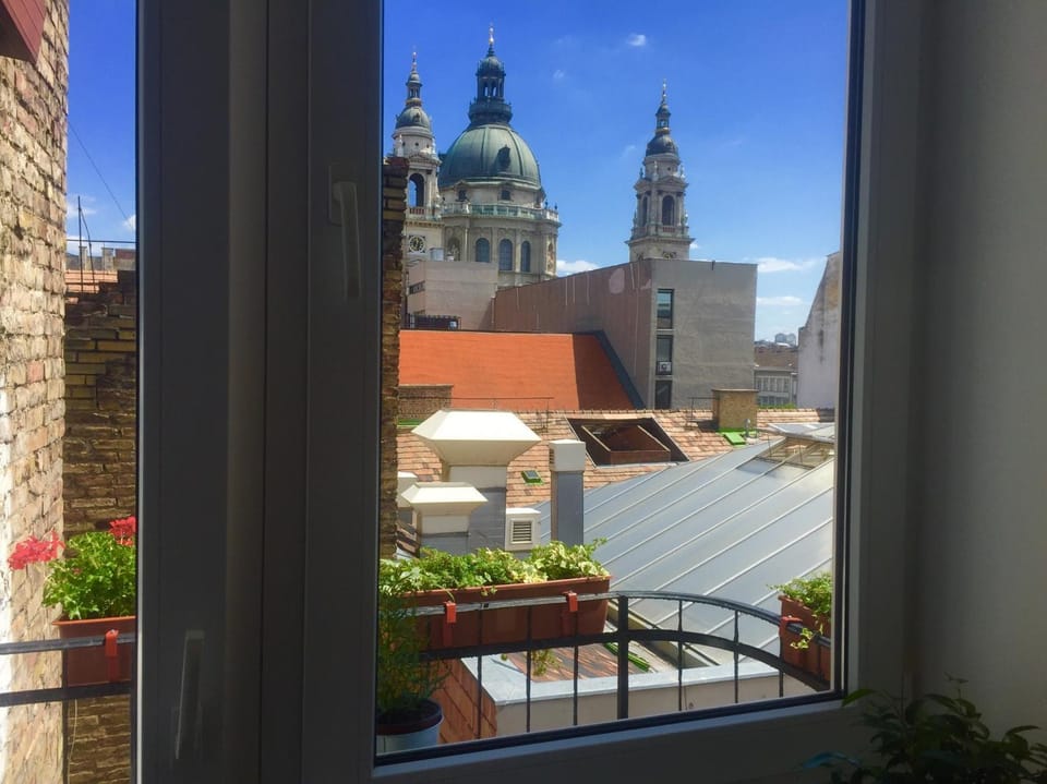 Day, Landmark view