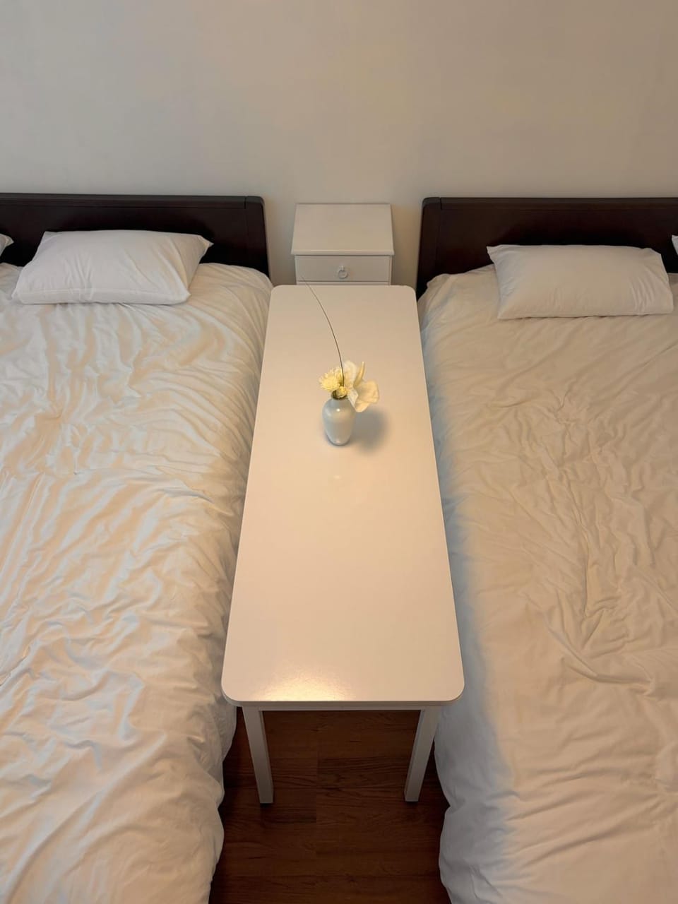 Bed, Dining area, Bedroom