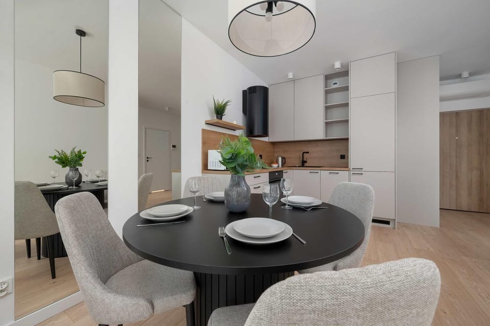 Kitchen or kitchenette, Living room, Seating area, Dining area