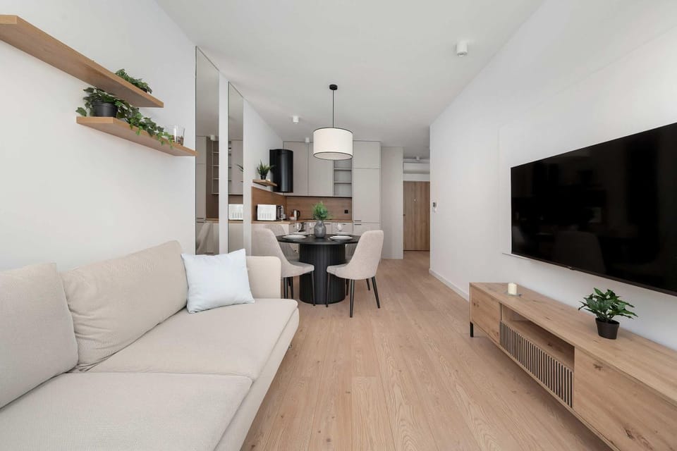 TV and multimedia, Living room, Seating area, Evening entertainment