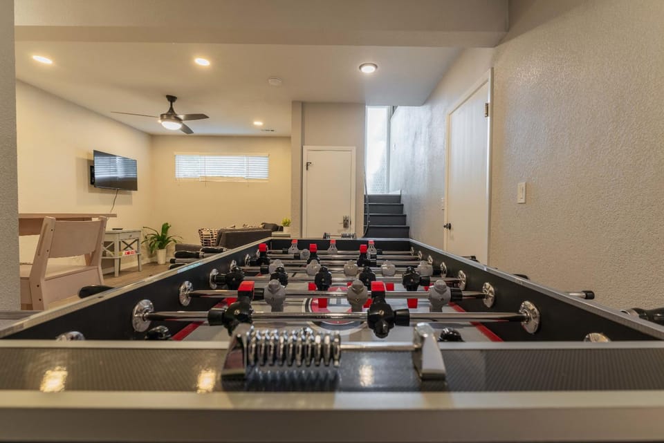 Hot Tub Family Home with Mountain Views - Close to Red Rocks and Clear Creek House in Lakewood