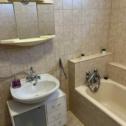 Bathroom, Bath