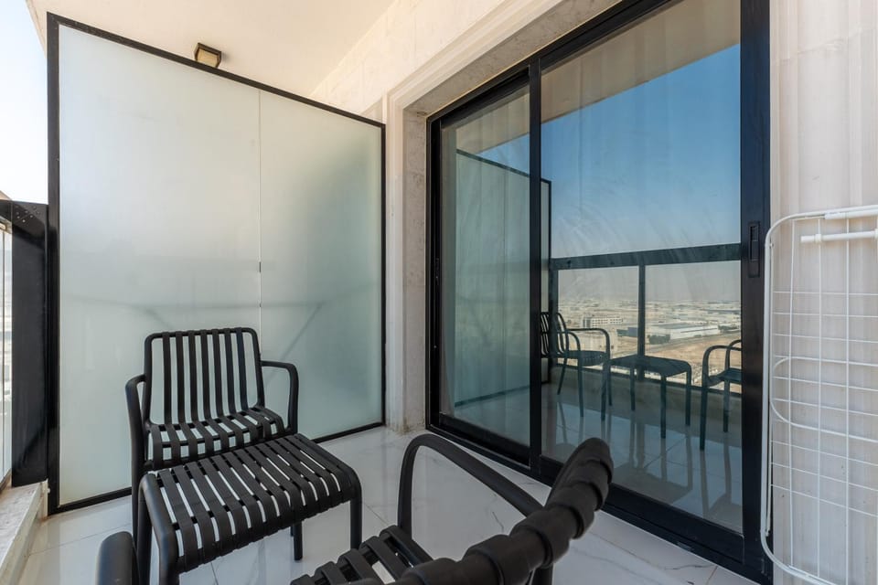 Cozy Studio at Equiti Gates Prime Jabel Ali Apartment in Dubai