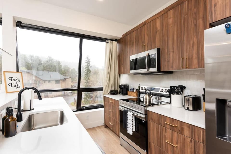 Modern condo with town and mountain views House in Evergreen