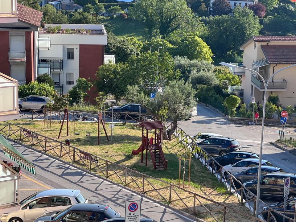 Con Vista sul campanile di Sirolo, cucina bagno ristrutturati, aria condizionata Apartment in Sirolo