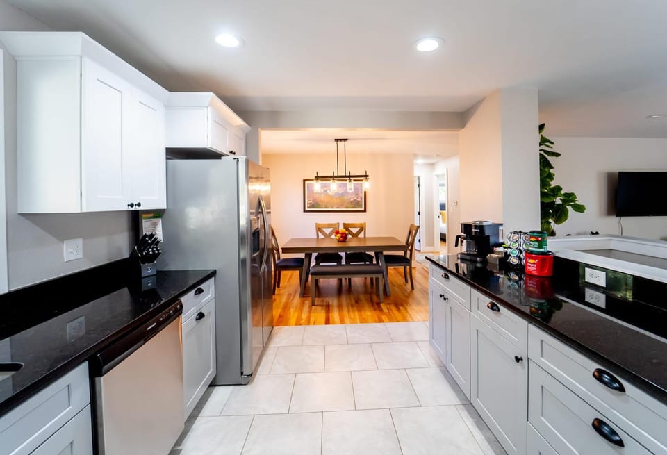 Hot Tub and Pool Table in Large Arvada Home House in Arvada