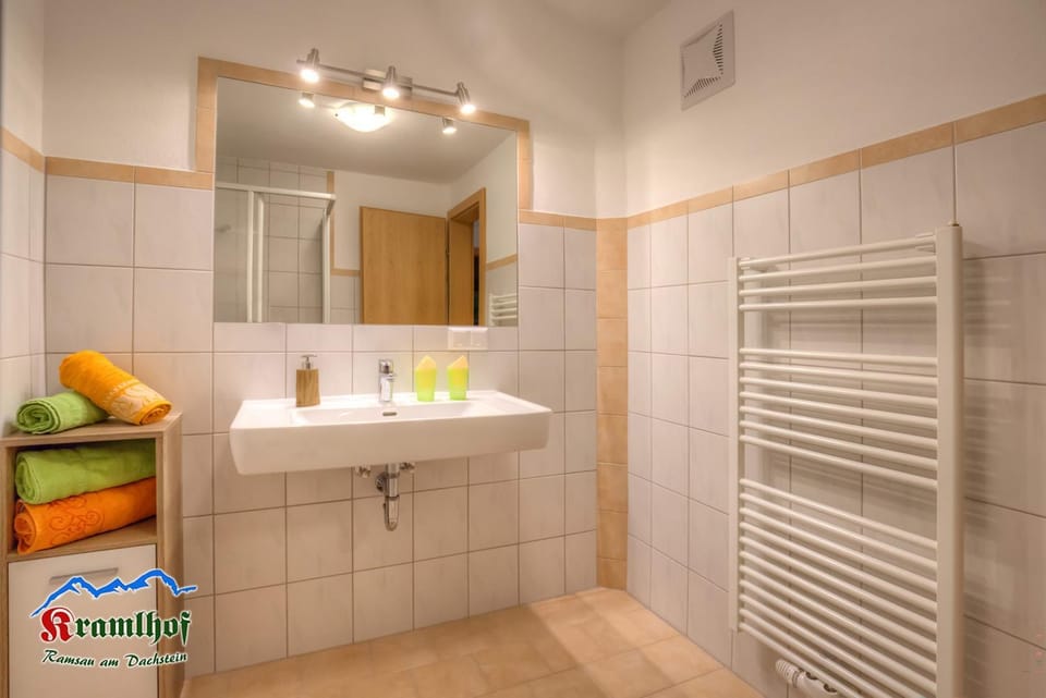 Shower, Bathroom, towels