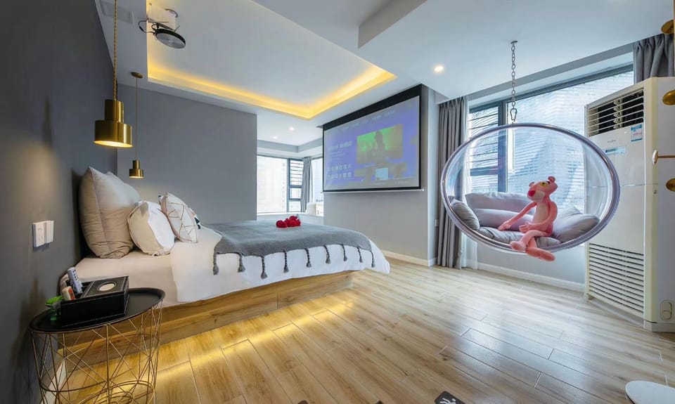 Bed, TV and multimedia, Photo of the whole room, Bedroom, air conditioner