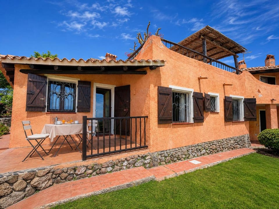 Property building, Balcony/Terrace